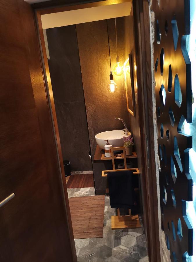Studio Apartman Black & White Centar Sarajevo Free Parking Eksteriør bilde