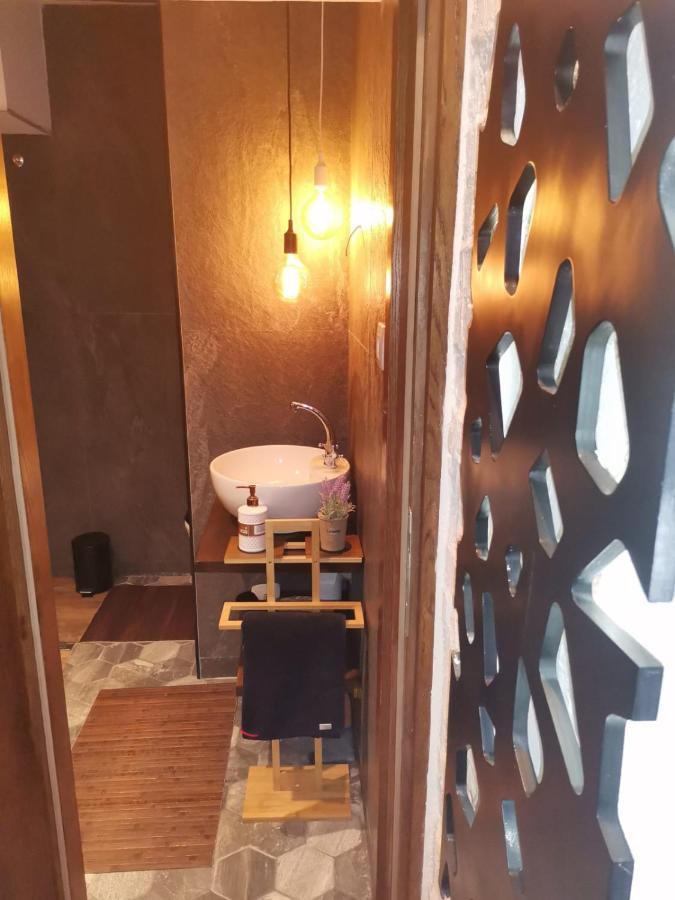 Studio Apartman Black & White Centar Sarajevo Free Parking Eksteriør bilde
