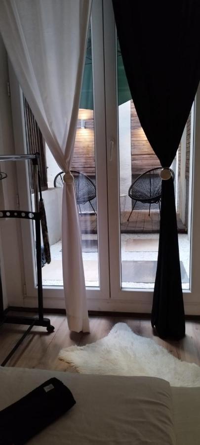 Studio Apartman Black & White Centar Sarajevo Free Parking Eksteriør bilde
