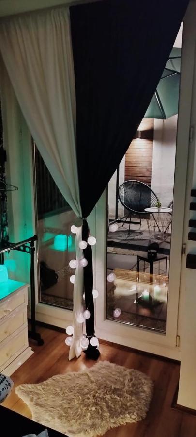 Studio Apartman Black & White Centar Sarajevo Free Parking Eksteriør bilde